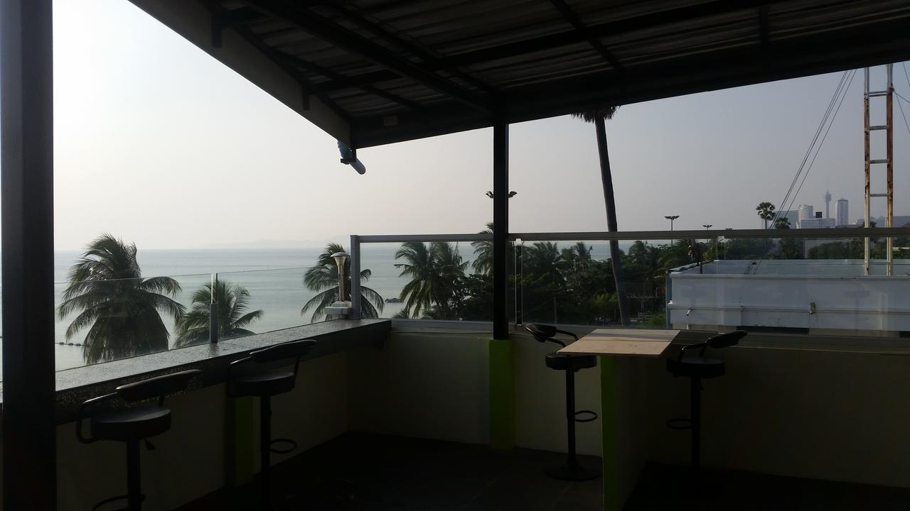 Barfly Pattaya Hotel Jomtien Beach Exterior photo